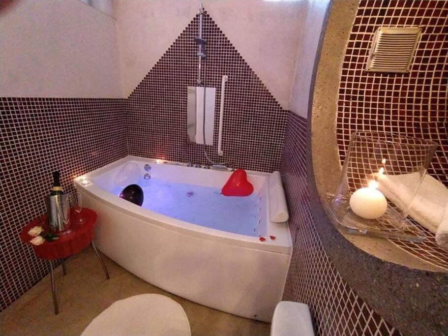 Zentral Club Neutron-Jacuzzi Lägenhet Belmonte De Miranda Exteriör bild